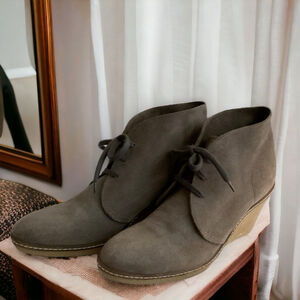 J. Crew Macalister griege Brown Suede Wedge Booties made in Italy, Size 10